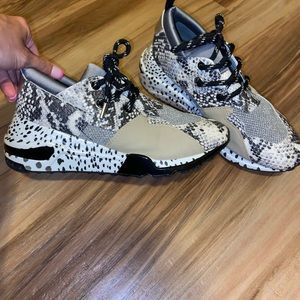 Steve Madden Sneakers